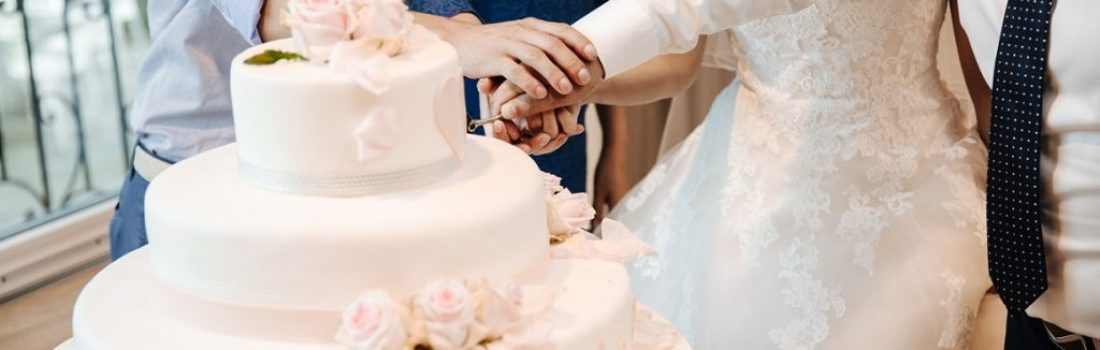 bride-cake-cake-cutting-2038258